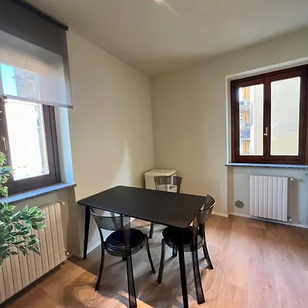 Hc Short Apartamento Villasanta